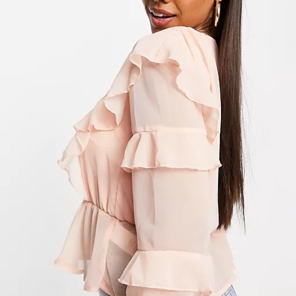 Missguided peplum blouse with frill hem in peach - Picture 2 of 4